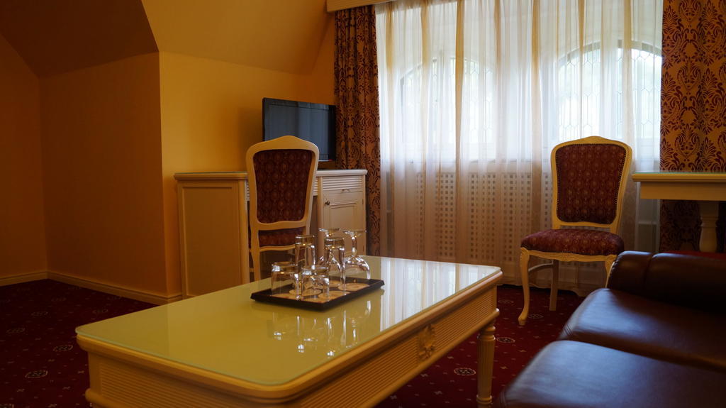 Complex La Tunuri - Economat Sinaia